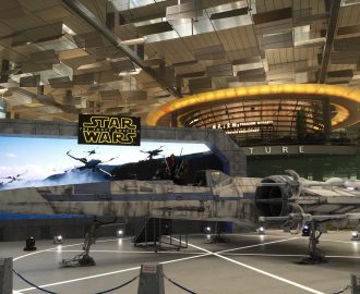 Star wars logo og romskip